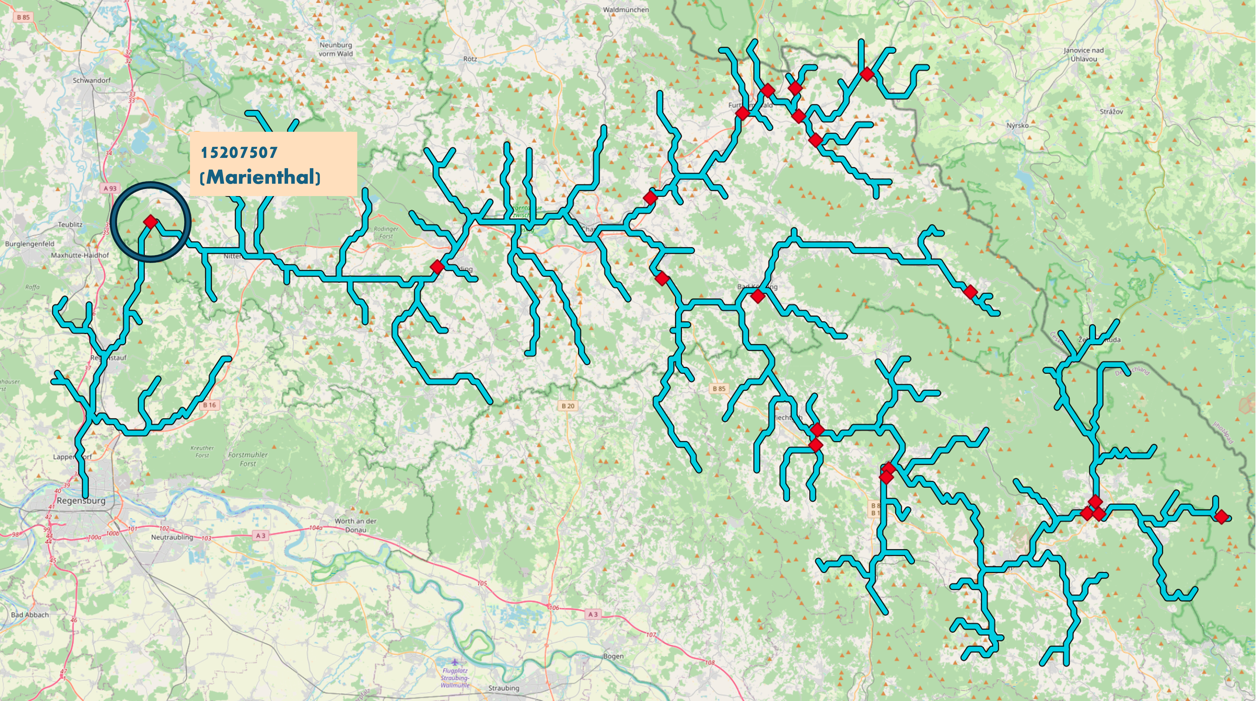 Streamflow gauging stations that provide there measurements at the GKD along the Regen river (adapted from @OpenStreetMap2017)